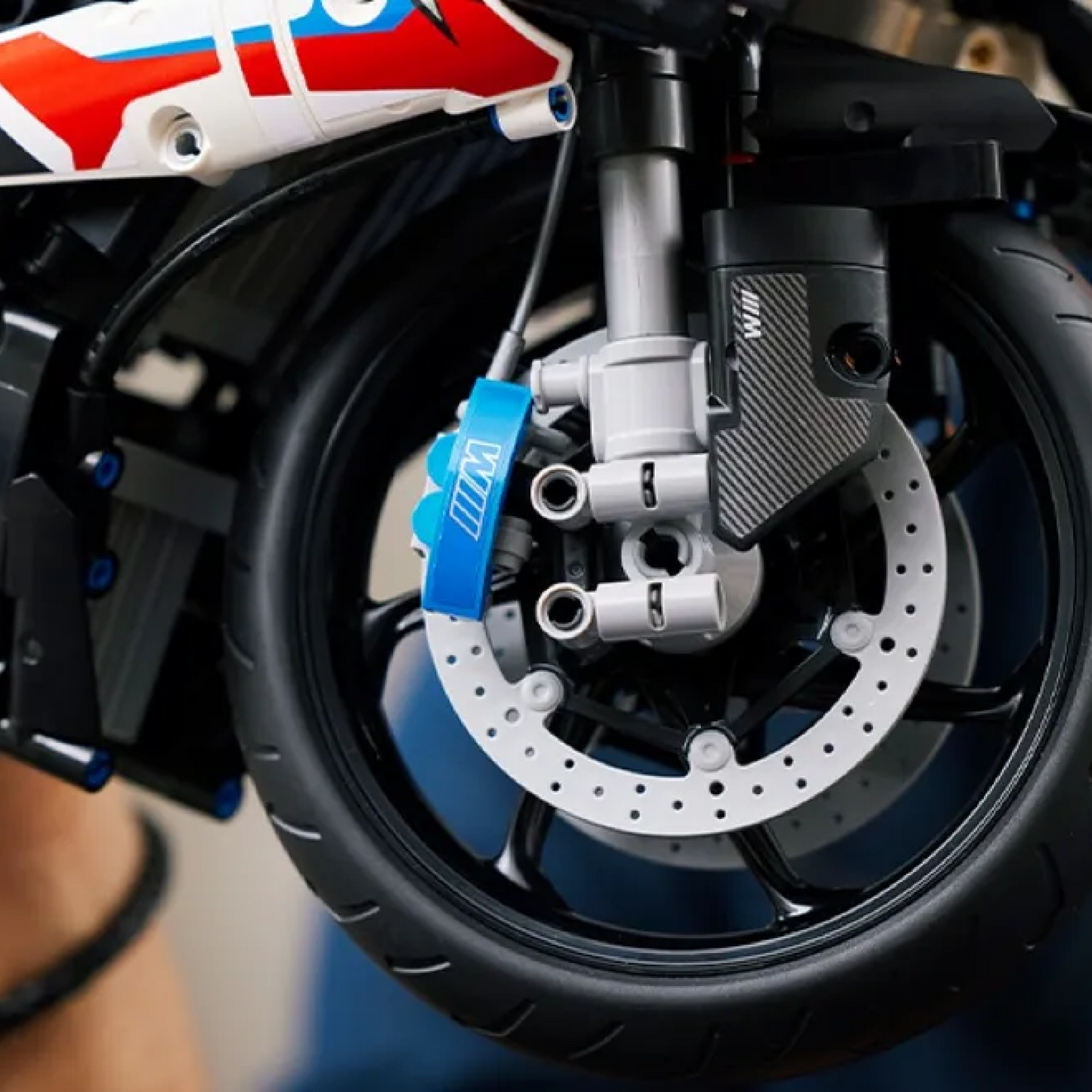 BMW M 1000 RR (1920 peças)